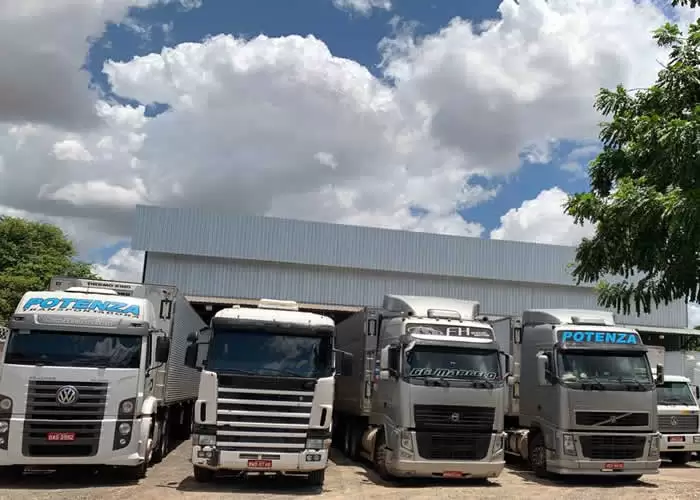Caminhões Grupo Potenza Transportes